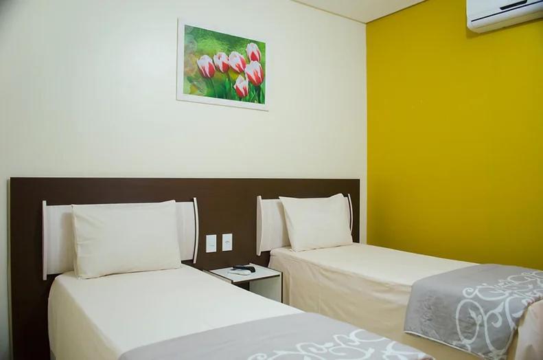 Bonito Plaza Hotel Esterno foto
